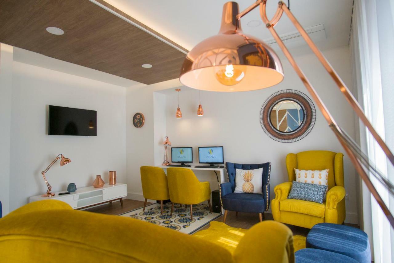 Zigzag Hostel Прайя-да-Витория Экстерьер фото